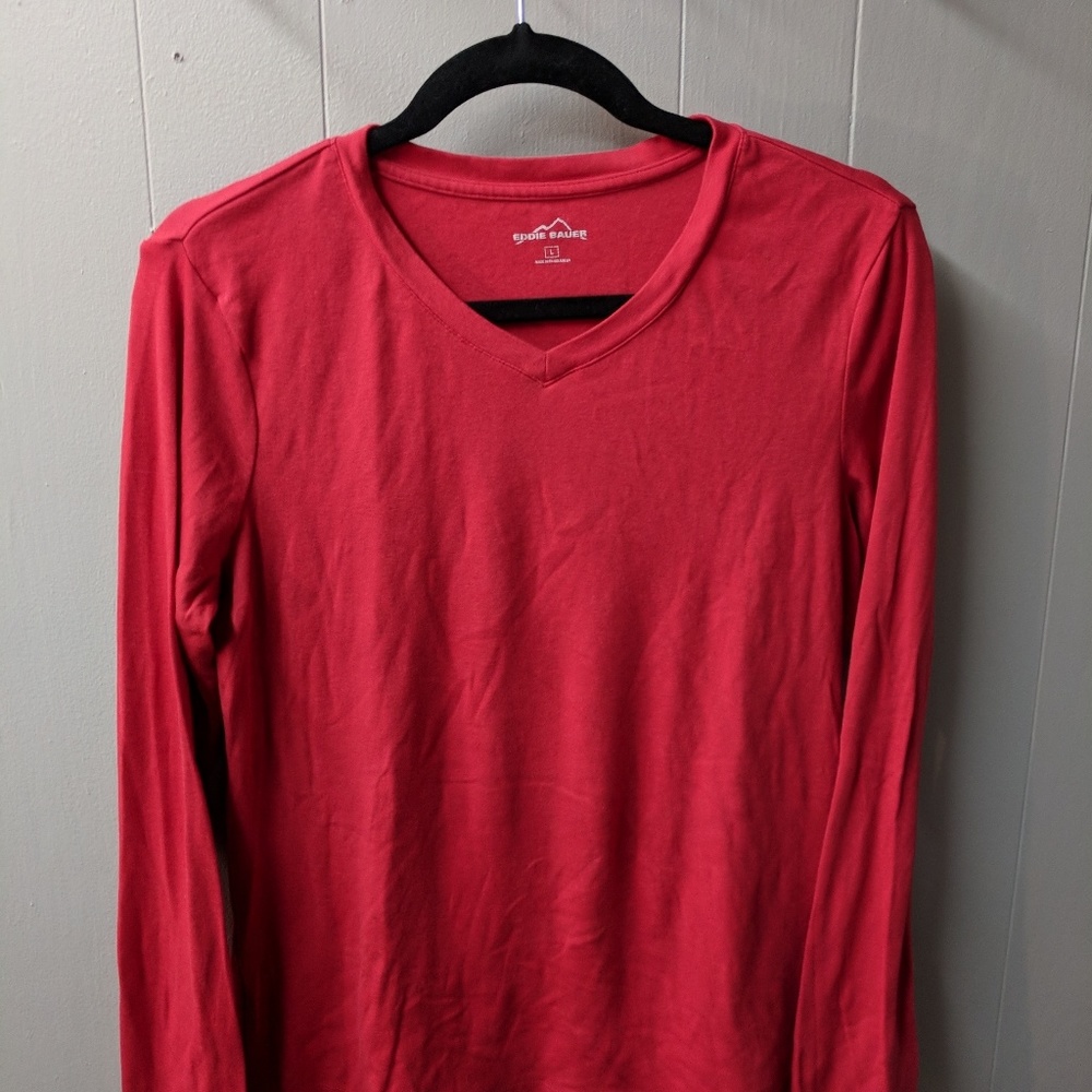 V-neck tee
